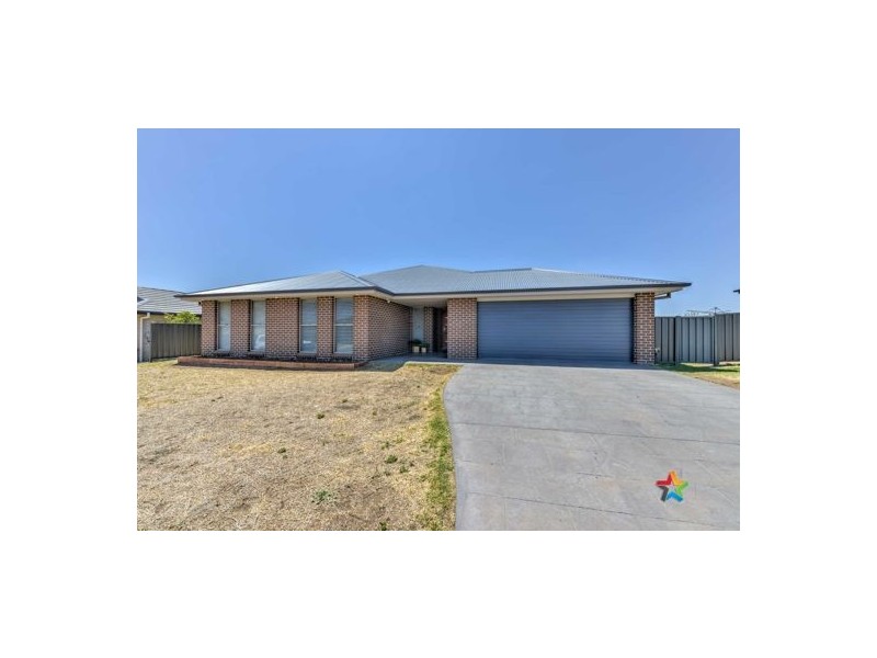 5 Galloway Place, Tamworth NSW 2340
