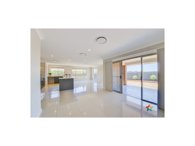 5 Galloway Place, Tamworth NSW 2340