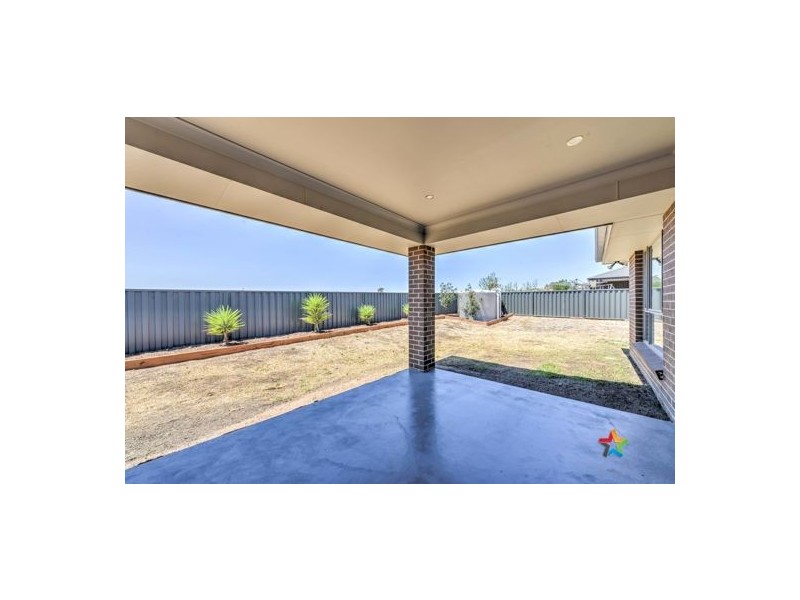 5 Galloway Place, Tamworth NSW 2340