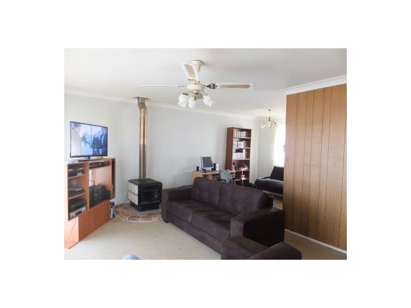 9 Mack Street, Tamworth NSW 2340