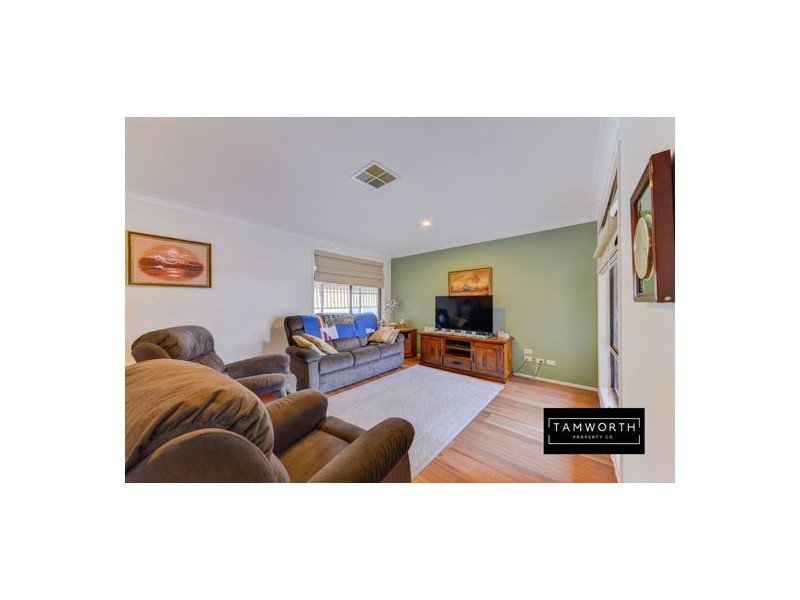 7 Camira Crescent, Tamworth NSW 2340