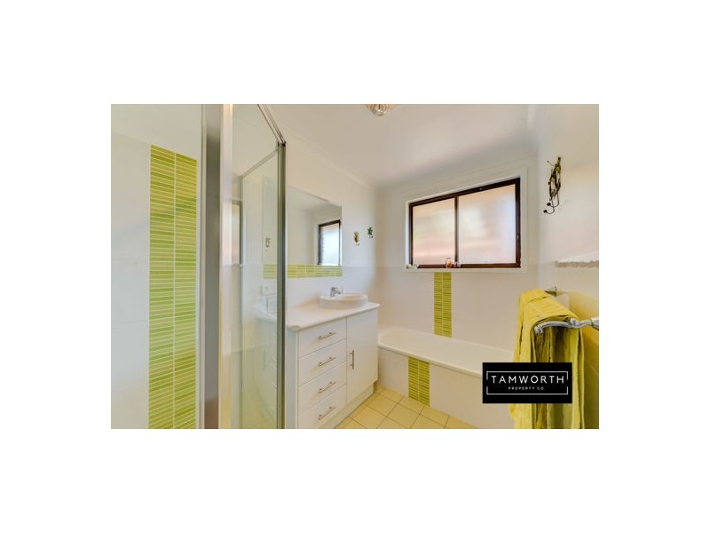 7 Camira Crescent, Tamworth NSW 2340