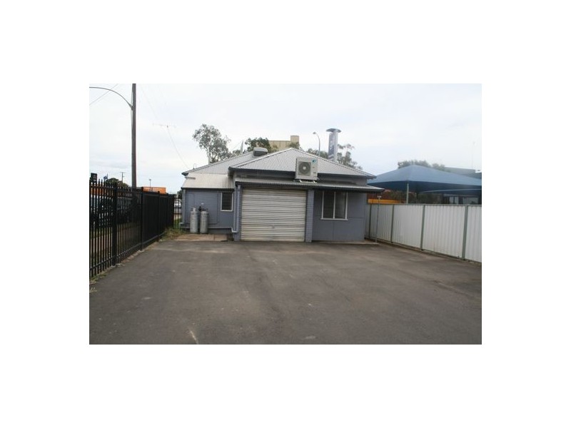 214 Bridge Street, Tamworth NSW 2340
