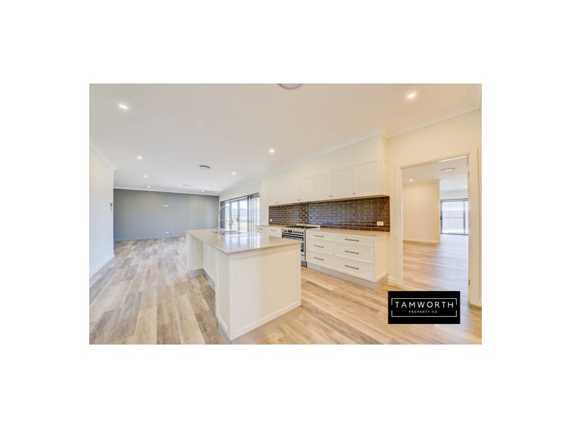 4 Jubata Drive, Tamworth NSW 2340