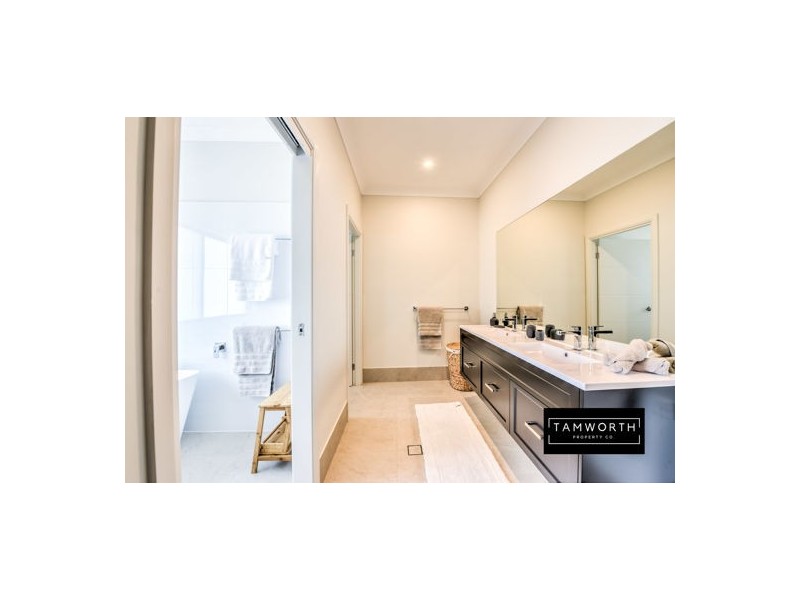 4 Jubata Drive, Tamworth NSW 2340