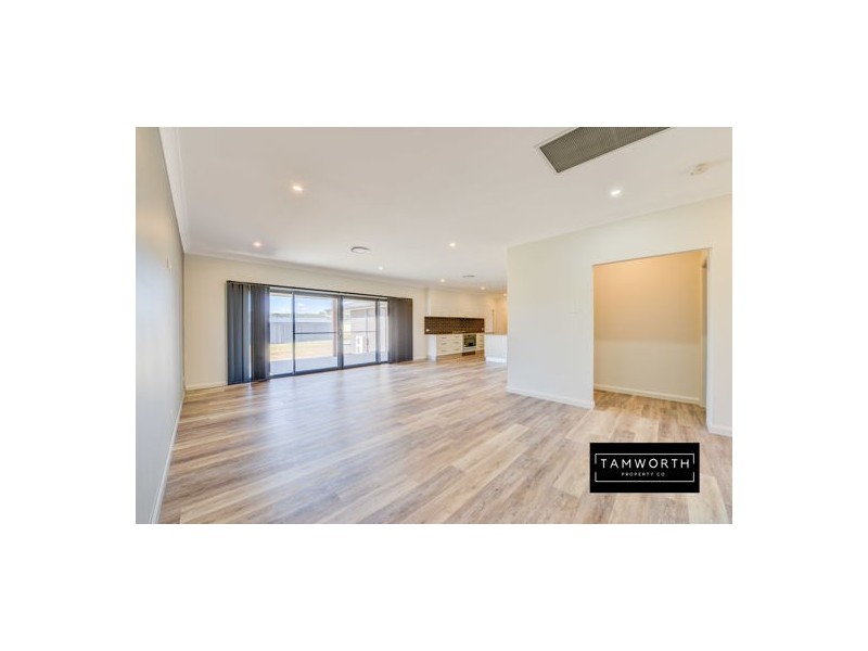 4 Jubata Drive, Tamworth NSW 2340