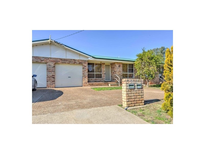 2/12 Curlew Crescent, Tamworth NSW 2340