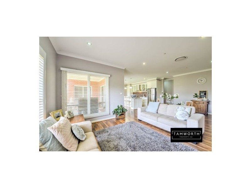 2 Bentwing Place, Tamworth NSW 2340