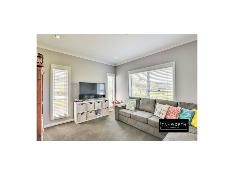 2 Bentwing Place, Tamworth NSW 2340