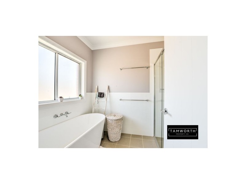 2 Bentwing Place, Tamworth NSW 2340