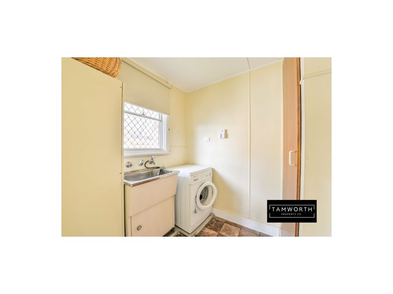 31 Bell Street, Tamworth NSW 2340