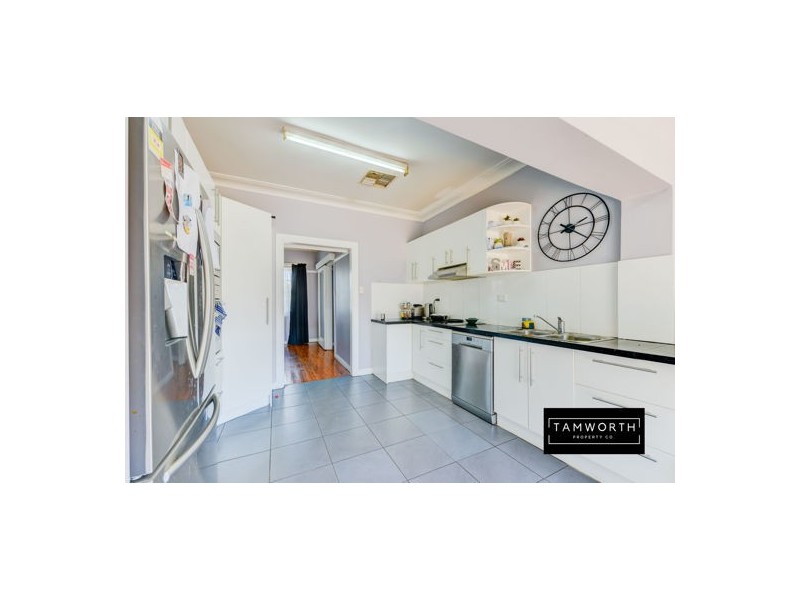 21 Kent Street, Tamworth NSW 2340