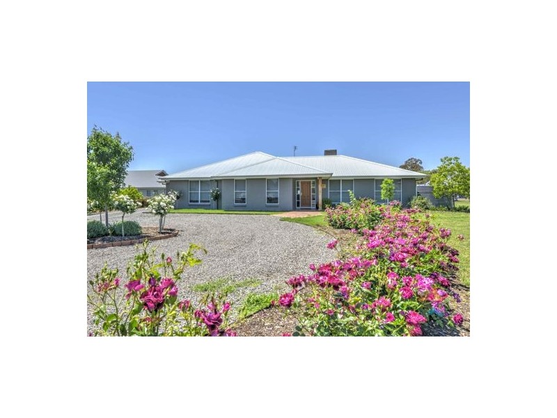 9 Edna Close, Tamworth NSW 2340