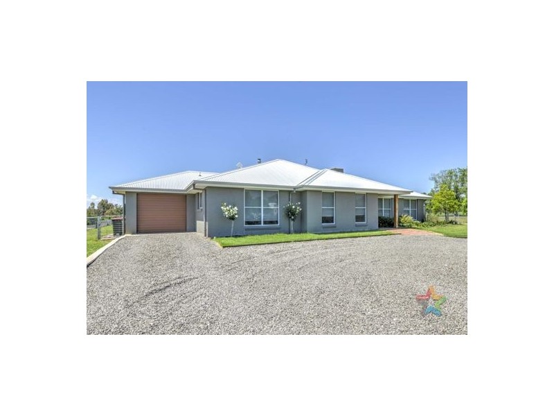 9 Edna Close, Tamworth NSW 2340