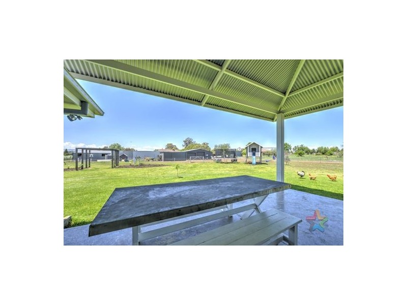 9 Edna Close, Tamworth NSW 2340