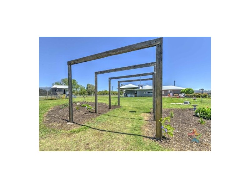 9 Edna Close, Tamworth NSW 2340