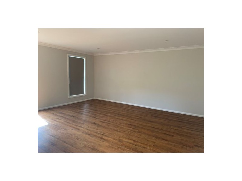 9 Edna Close, Tamworth NSW 2340