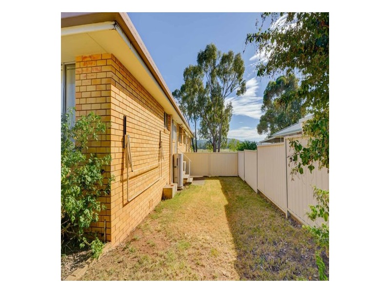 1/18 Harrier Parade, Tamworth NSW 2340