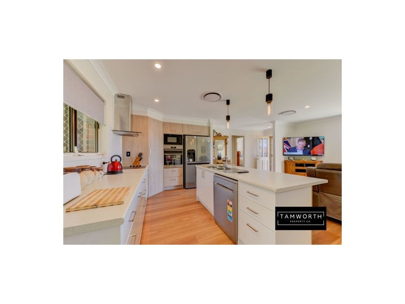13 Craigends Place, Tamworth NSW 2340