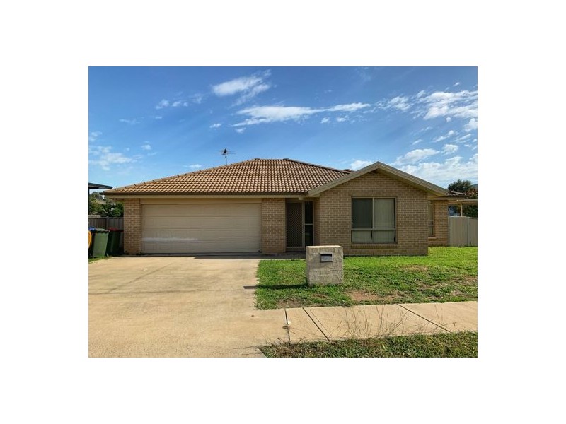 1 Falcon Drive, Calala NSW 2340