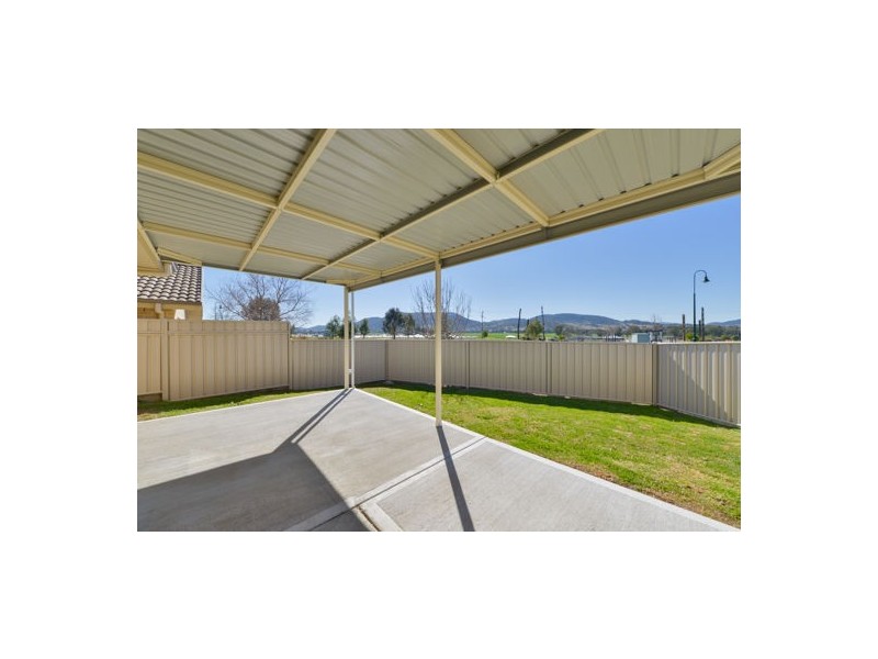 1 Falcon Drive, Calala NSW 2340
