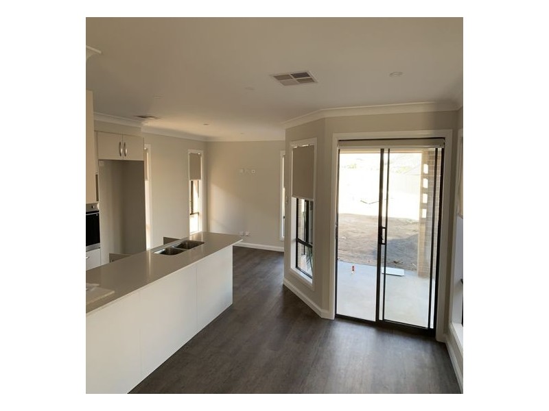 5 Reginald Drive, Kootingal NSW 2352