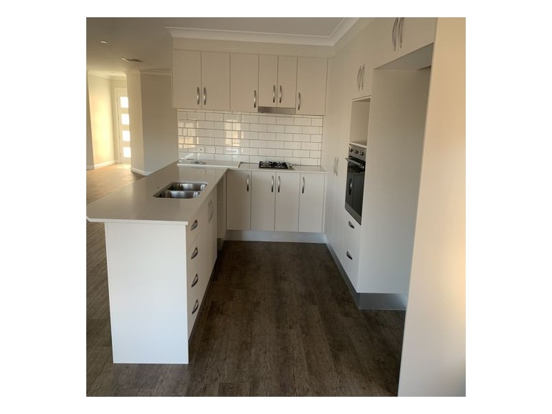 5 Reginald Drive, Kootingal NSW 2352