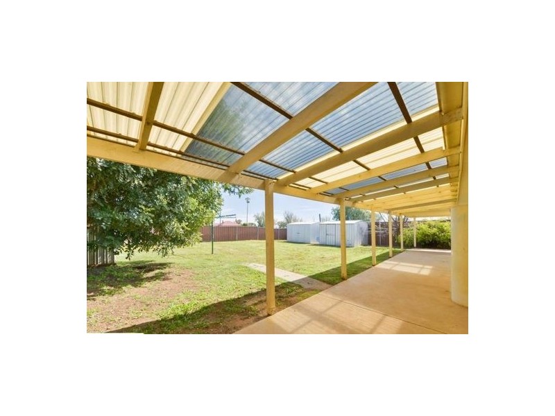 63 Warral Road, Tamworth NSW 2340