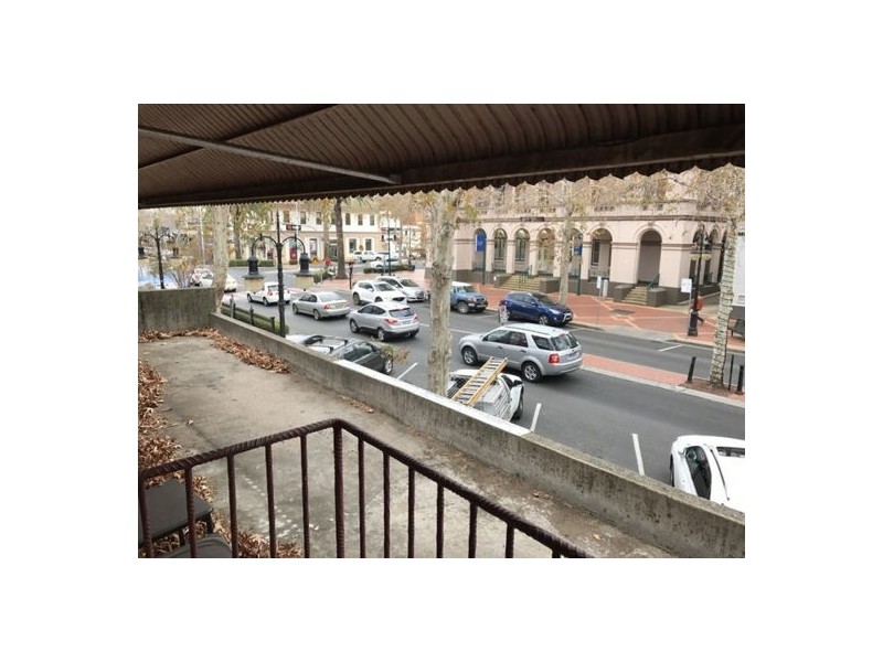 Upstairs Flat 417-419 Peel Street, Tamworth NSW 2340