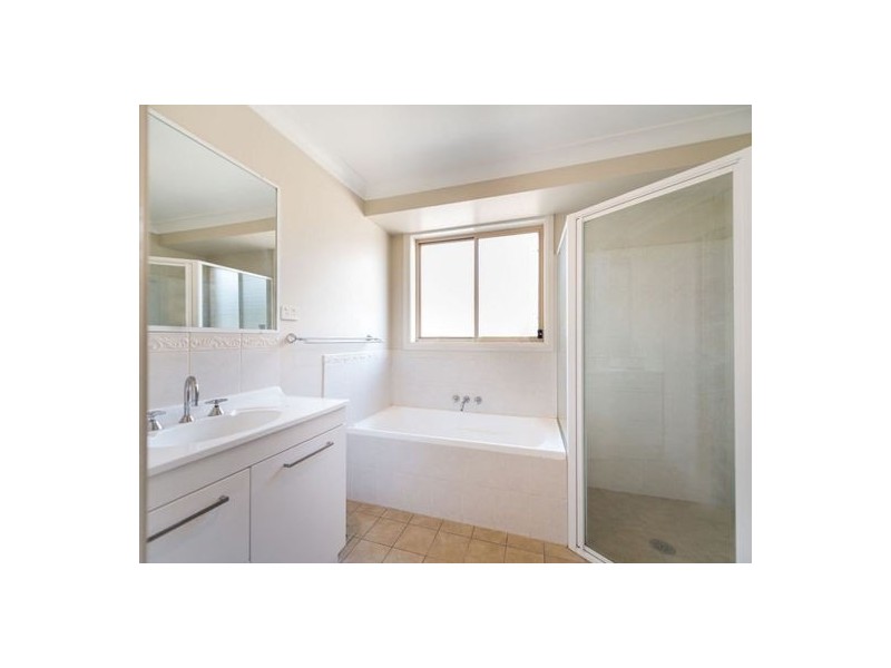 4 Tasman Place, Westdale NSW 2340