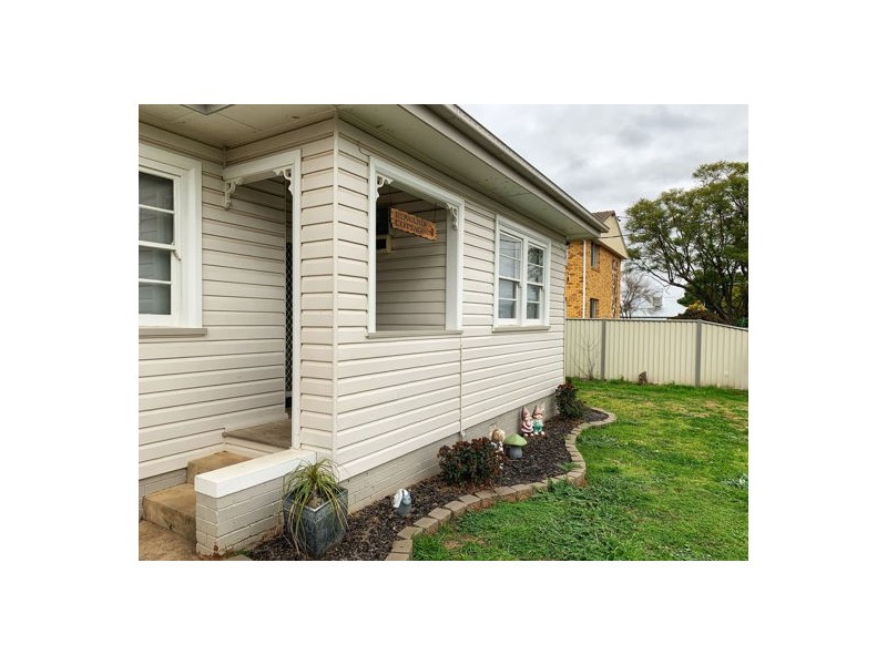 4 Edward Street, Tamworth NSW 2340