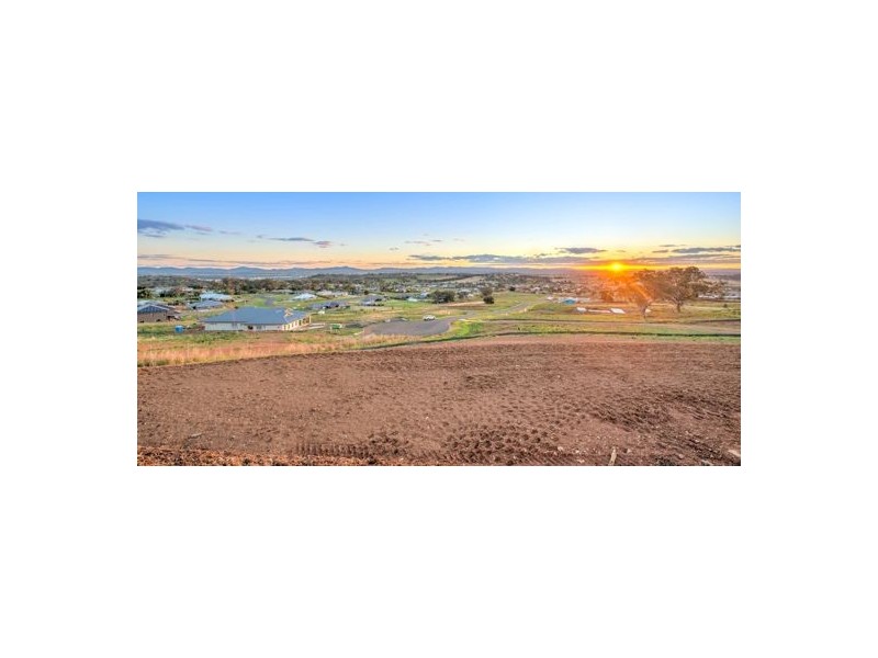 17 Baileyana Close, Tamworth NSW 2340