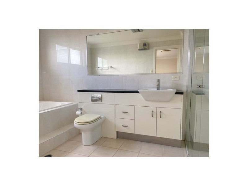 2/74 The Heights, Tamworth NSW 2340