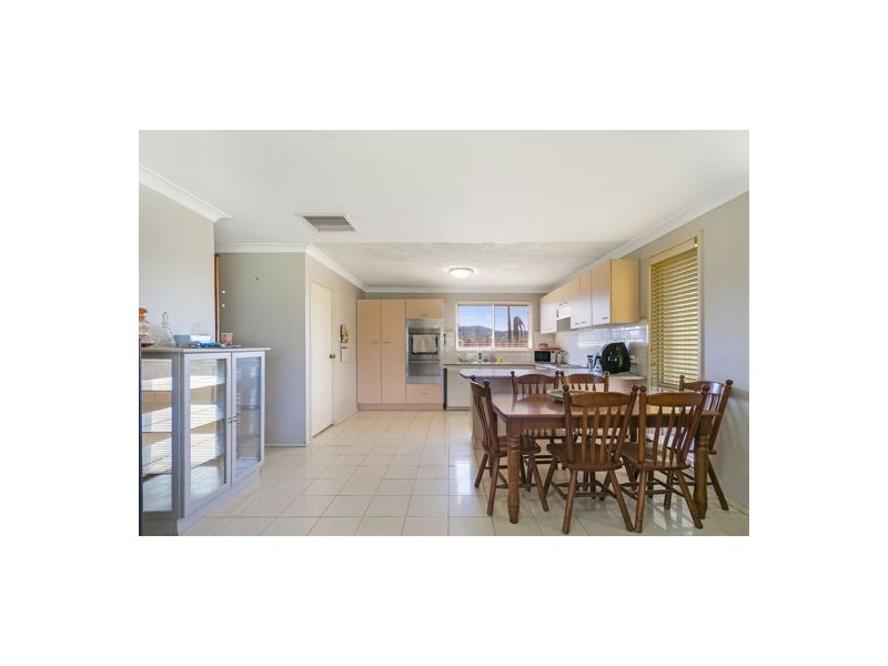 12 Harrier Parade, Tamworth NSW 2340