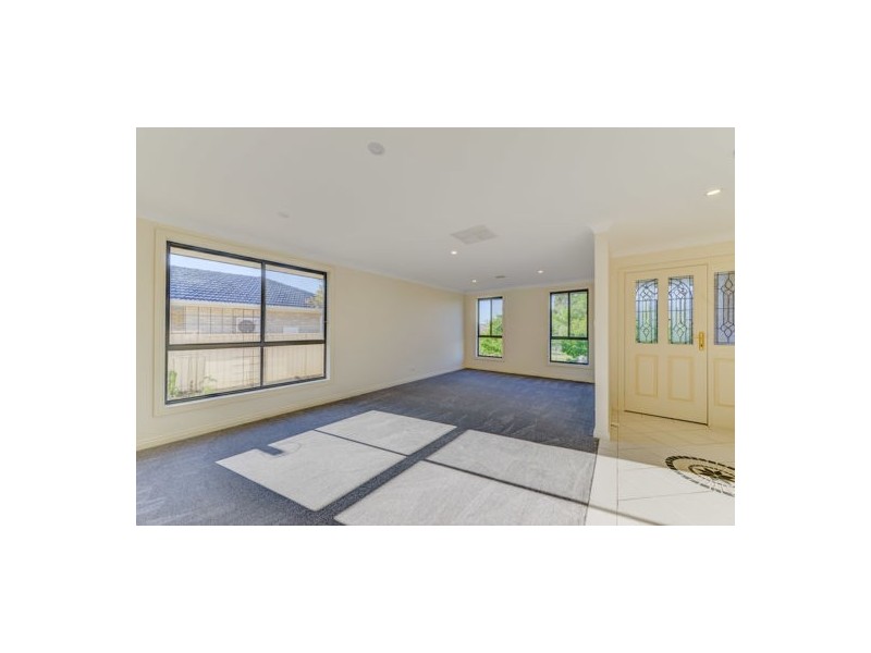 43 Peregrine Ave, Tamworth NSW 2340