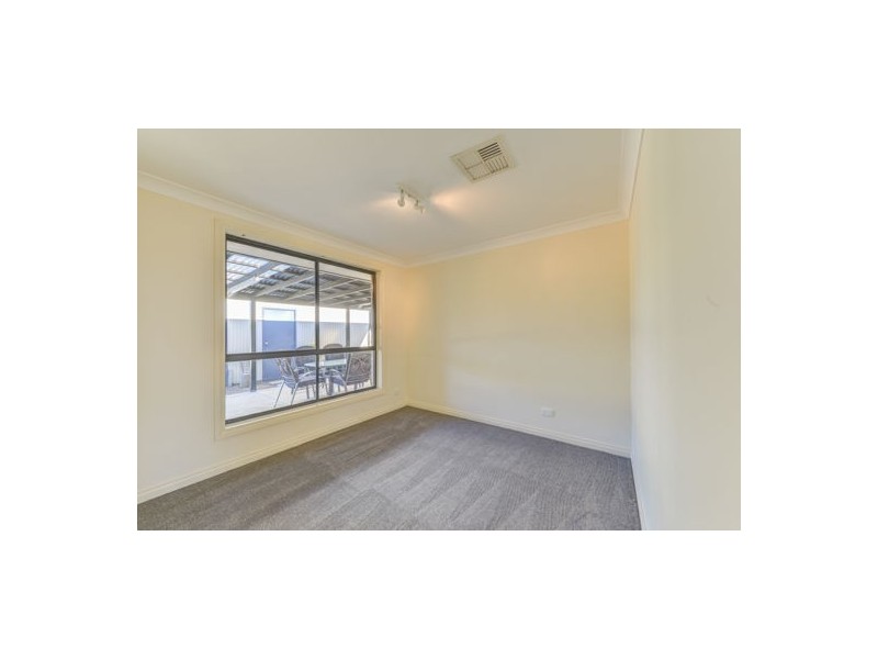 43 Peregrine Ave, Tamworth NSW 2340