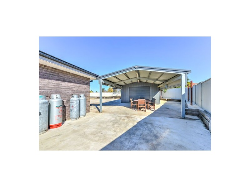 16 Burdekin Place, Tamworth NSW 2340
