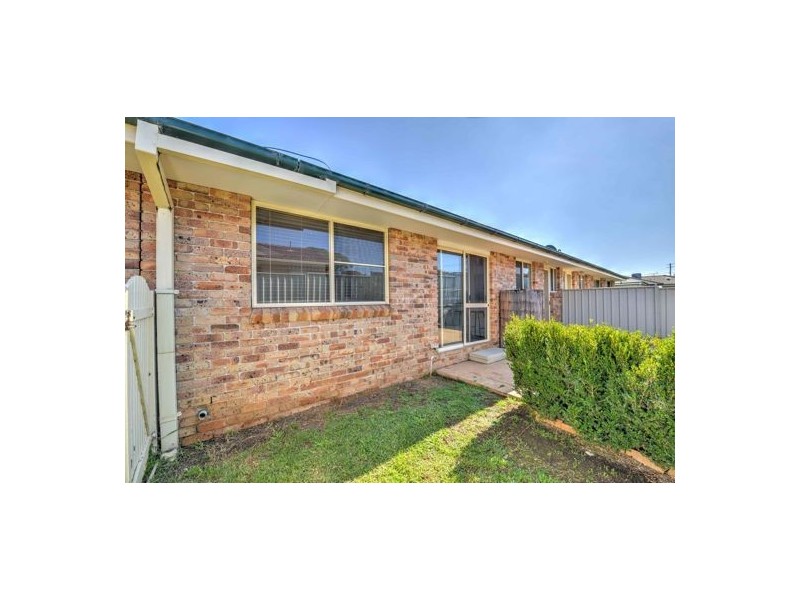 2/12 Curlew Crescent, Tamworth NSW 2340