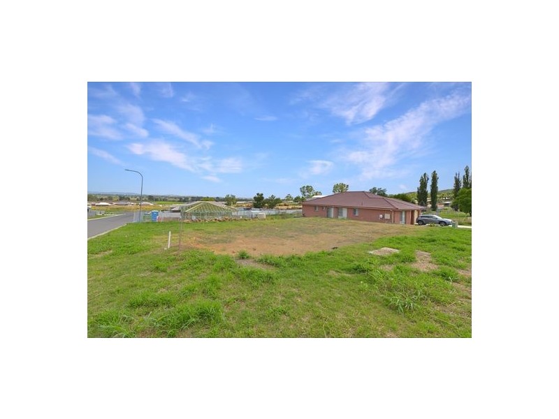 2 Bellas Way, Tamworth NSW 2340