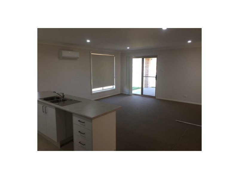 32 Reginald Drive, Tamworth NSW 2340