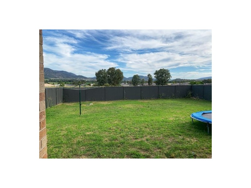 32 Reginald Drive, Tamworth NSW 2340