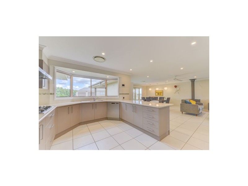 13 Whiporie Close, Tamworth NSW 2340