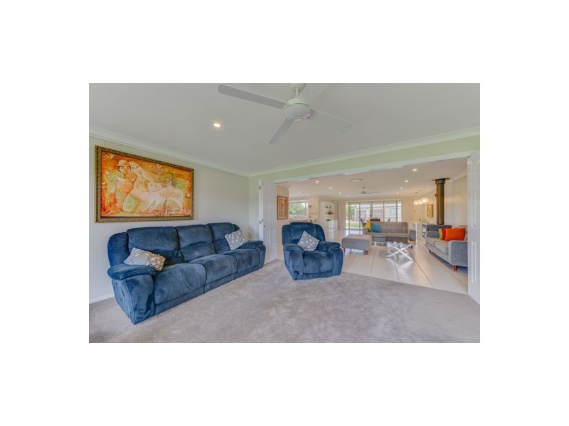 13 Whiporie Close, Tamworth NSW 2340