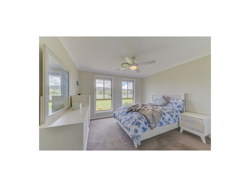 13 Whiporie Close, Tamworth NSW 2340