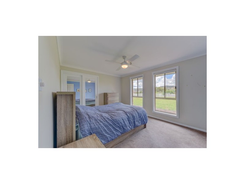 13 Whiporie Close, Tamworth NSW 2340