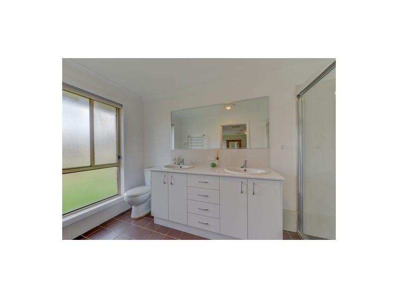 13 Whiporie Close, Tamworth NSW 2340