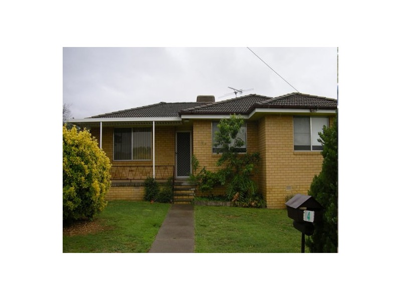 4 Dorothy Avenue, Kootingal NSW 2352