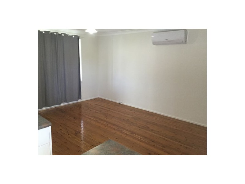 4 Dorothy Avenue, Kootingal NSW 2352