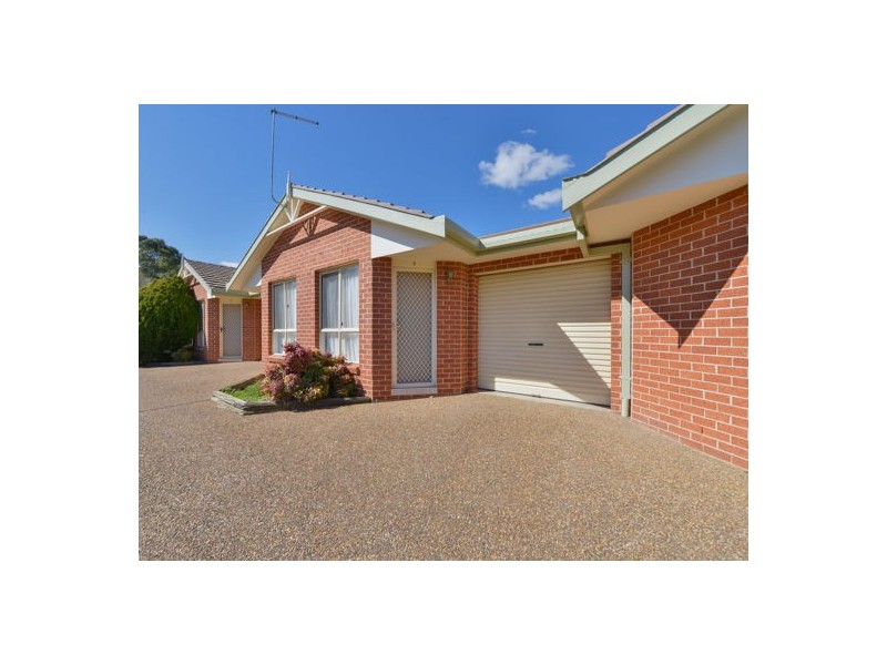 2/21 Illoura Street, Tamworth NSW 2340