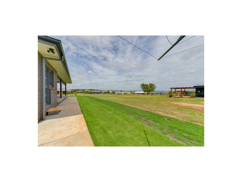 5 Benandarah Court, Tamworth NSW 2340
